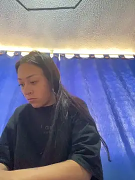 Snapshot of Little_aphrodite chatting on 10-06-25, 05:43 Little aphrodite online show from 10-06-25, 05:43