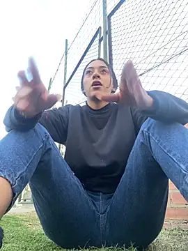 Snapshot of Little_aphrodite chatting on 10-07-25, 10:29 Little aphrodite online show from 10-07-25, 10:29