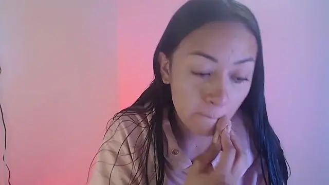 Snapshot of Little_aphrodite chatting on 10-18-25, 05:14 Little aphrodite online show from 10-18-25, 05:14