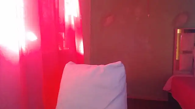 Snapshot of Little_aphrodite chatting on 10-30-25, 08:42 Little aphrodite online show from 10-30-25, 08:42