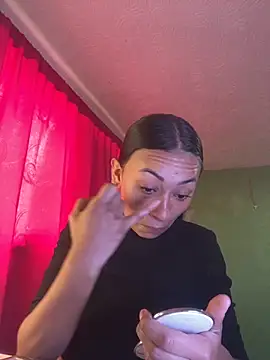 Snapshot of Little_aphrodite chatting on 10-31-25, 04:30 Little aphrodite online show from 10-31-25, 04:30