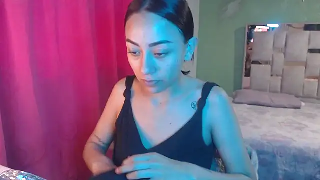 Snapshot of Little_aphrodite chatting on 11-28-25, 09:39 Little aphrodite online show from 11-28-25, 09:39