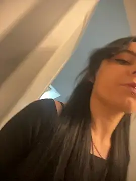 Petite moi online show from 04-02-26, 12:03