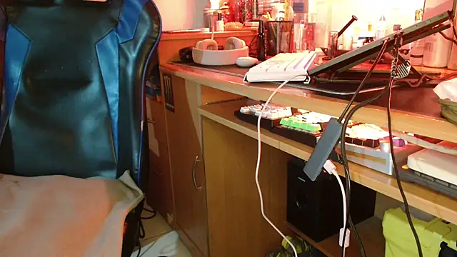 DirtyDi97 online show from 10-22-25, 04:13