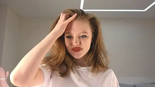 Snapshot of Eveleen_Soleen chatting on 11-15-25, 03:52 Eveleen Soleen online show from 11-15-25, 03:52