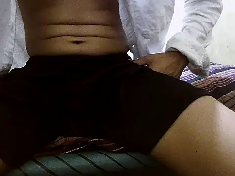 sexyguy1231 online show from 04-12-26, 06:35