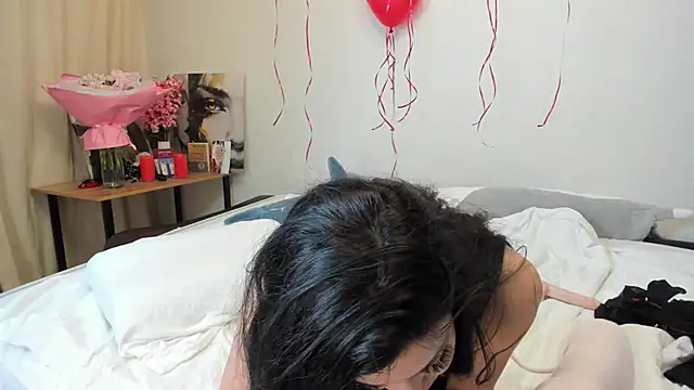 Snapshot of Shadow_Dance chatting on 02-15-25, 05:50 Shadow Dance online show from 02-15-25, 05:50