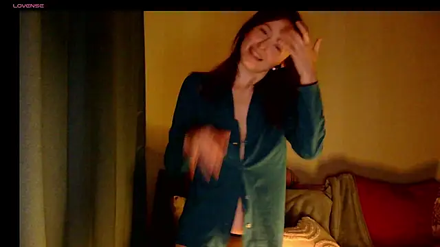 Snapshot of LilyXSky chatting on 11-07-25, 02:39 LilyXSky online show from 11-07-25, 02:39