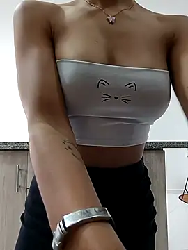 Snapshot of vanyacam_ chatting on 01-10-25, 12:15 vanyacam online show from 01-10-25, 12:15