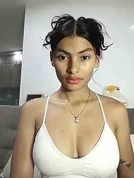 Snapshot of vanyacam_ chatting on 10-09-25, 11:25 vanyacam online show from 10-09-25, 11:25