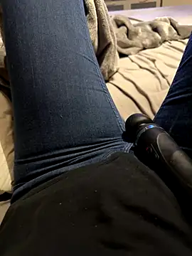 Ana-05 online show from 10-13-25, 05:24