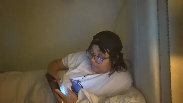 Snapshot of vanilla_chocolate23 chatting on 02-16-25, 10:21 vanilla chocolate23 online show from 02-16-25, 10:21