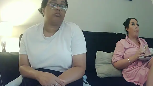 Snapshot of vanilla_chocolate23 chatting on 09-10-25, 11:32 vanilla chocolate23 online show from 09-10-25, 11:32