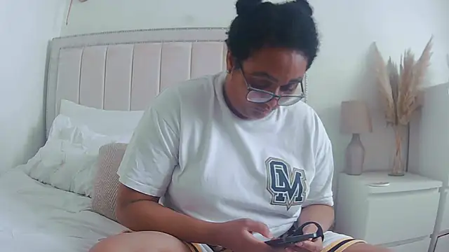 Snapshot of vanilla_chocolate23 chatting on 10-22-25, 12:49 vanilla chocolate23 online show from 10-22-25, 12:49