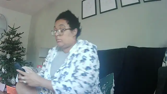 Snapshot of vanilla_chocolate23 chatting on 12-02-25, 10:42 vanilla chocolate23 online show from 12-02-25, 10:42