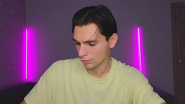 denlover1 online show from 02-18-26, 01:29