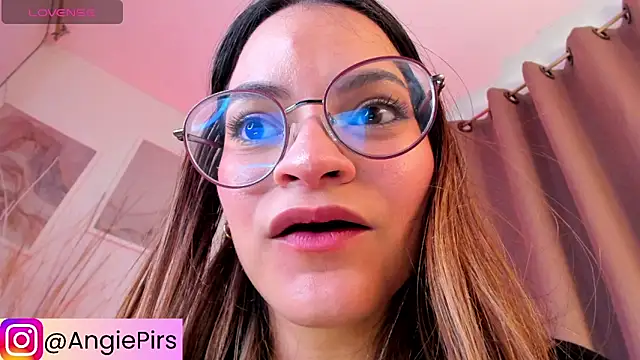 Angie Pirss online show from 10-15-25, 09:59