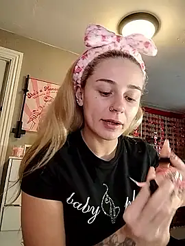 lexybabyxo online show from 02-11-26, 12:43