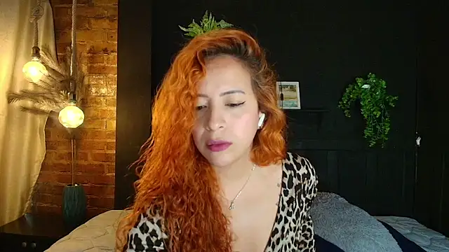 Snapshot of sahra_taylor_ chatting on 04-23-26, 02:19 sahra taylor online show from 04-23-26, 02:19