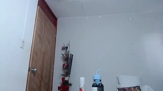 Snapshot of Nicol_Love0 chatting on 03-21-25, 02:07 Nicol Love0 online show from 03-21-25, 02:07