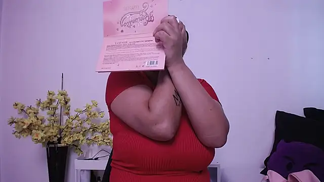 Nicol Love0 online show from 02-18-26, 12:45