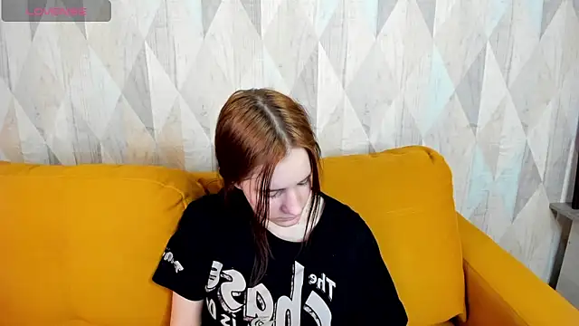 Snapshot of Tonya_Gray chatting on 02-19-25, 05:05 Tonya Gray online show from 02-19-25, 05:05