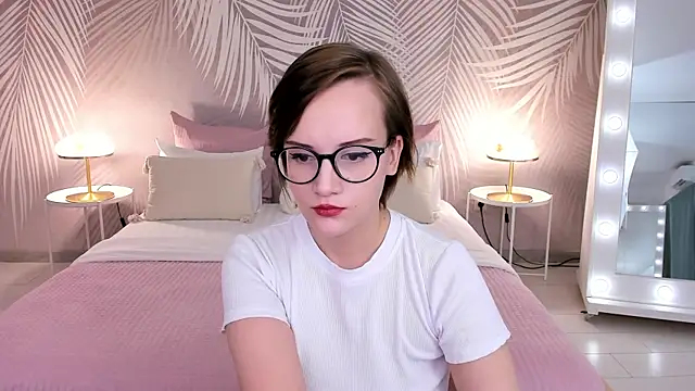 Snapshot of StellaGloww chatting on 02-03-25, 05:07 StellaGloww online show from 02-03-25, 05:07