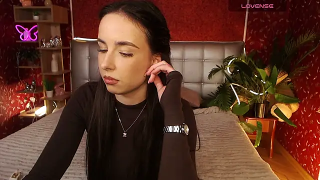 AuroraAksnesss online show from 02-25-25, 04:21