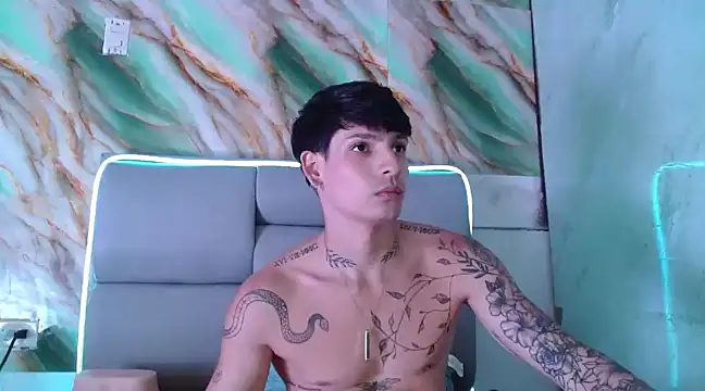 Apolo Hidalgo01 online show from 03-08-25, 05:22