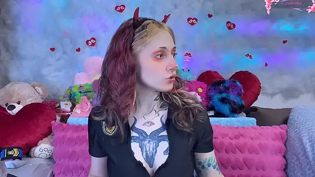 Snapshot of _Devill_Baby chatting on 02-19-26, 05:53 Devill Baby online show from 02-19-26, 05:53