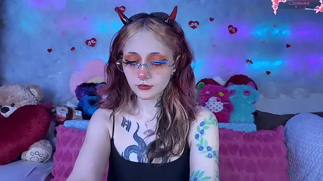 Snapshot of _Devill_Baby chatting on 03-04-26, 08:37 Devill Baby online show from 03-04-26, 08:37