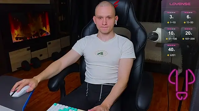 Snapshot of STRONGBEAUTY282 chatting on 01-30-25, 04:48 STRONGBEAUTY282 online show from 01-30-25, 04:48