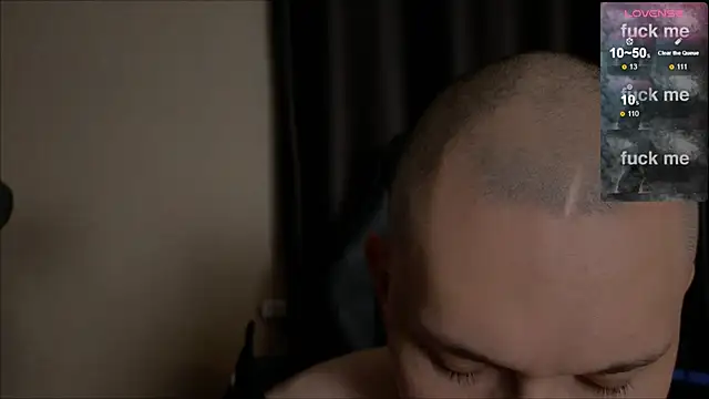 Snapshot of STRONGBEAUTY282 chatting on 10-15-25, 11:49 STRONGBEAUTY282 online show from 10-15-25, 11:49