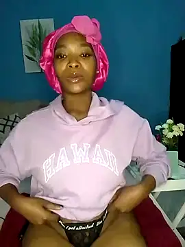 Snapshot of NunuBerry16 chatting on 02-13-25, 10:00 NunuBerry16 online show from 02-13-25, 10:00