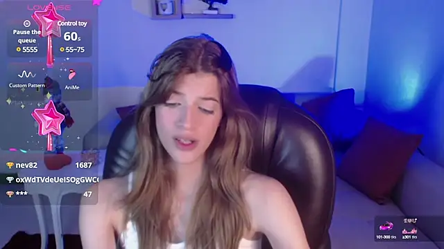 Snapshot of Nora_Vennucci chatting on 12-26-24, 05:30 Nora Vennucci online show from 12-26-24, 05:30