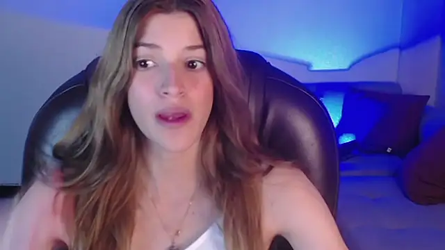 Snapshot of Nora_Vennucci chatting on 12-31-24, 10:34 Nora Vennucci online show from 12-31-24, 10:34