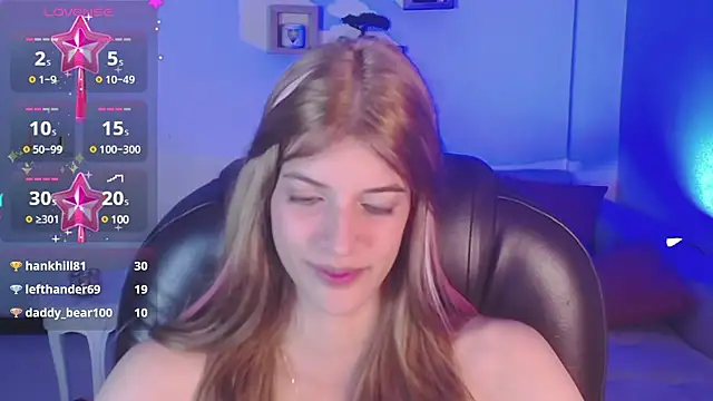 Snapshot of Nora_Vennucci chatting on 01-06-25, 11:09 Nora Vennucci online show from 01-06-25, 11:09