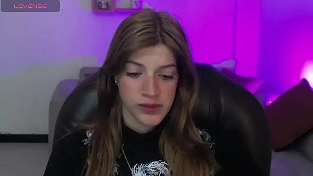 Snapshot of Nora_Vennucci chatting on 02-01-25, 07:44 Nora Vennucci online show from 02-01-25, 07:44