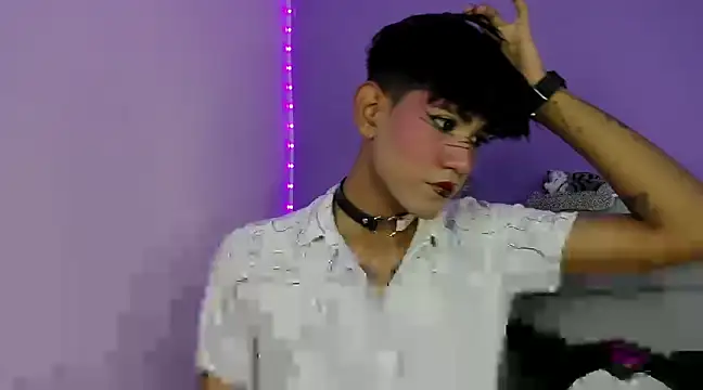 Snapshot of andrew_uwu_ chatting on 03-18-25, 04:48 andrew uwu online show from 03-18-25, 04:48