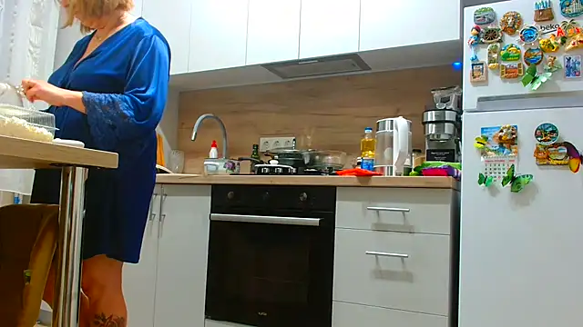 Brionia online show from 12-17-25, 11:44