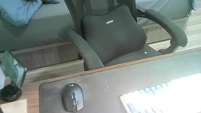 Ryan67533 online show from 10-31-25, 01:23