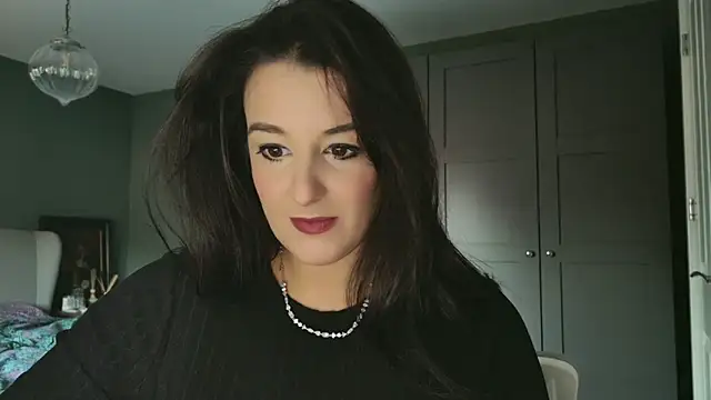 flatwhite0 online show from 12-20-24, 09:32