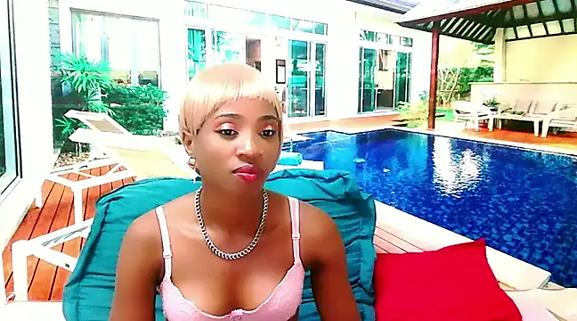 Snapshot of EbonyCreamy69 chatting on 02-13-25, 12:35 EbonyCreamy69 online show from 02-13-25, 12:35