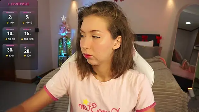 Snapshot of LinaSiren chatting on 12-27-24, 03:09 LinaSiren online show from 12-27-24, 03:09