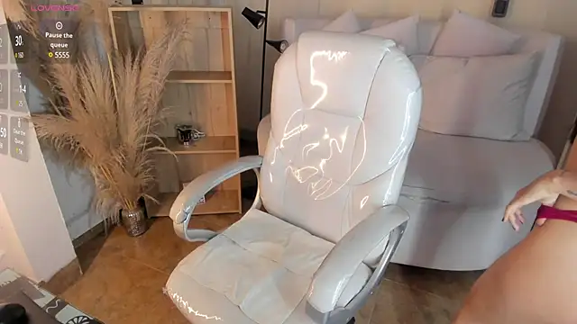 Amy Kiitty  online show from 01-21-25, 08:00