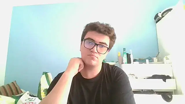 Snapshot of sorolla12 chatting on 12-14-25, 02:33 sorolla12 online show from 12-14-25, 02:33