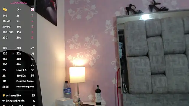 Snapshot of KarinaSimonz chatting on 12-18-24, 11:08 KarinaSimonz online show from 12-18-24, 11:08