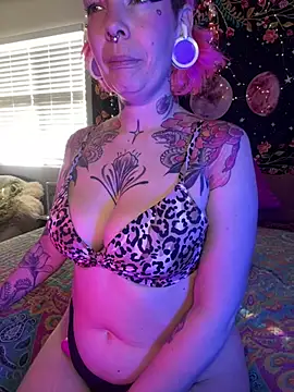 GoldieBakeman online show from 02-07-25, 05:07