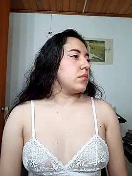 Emi chik online show from 11-15-25, 11:29