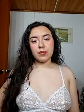 Snapshot of Emi_chik chatting on 05-24-26, 05:34 Emi chik online show from 05-24-26, 05:34